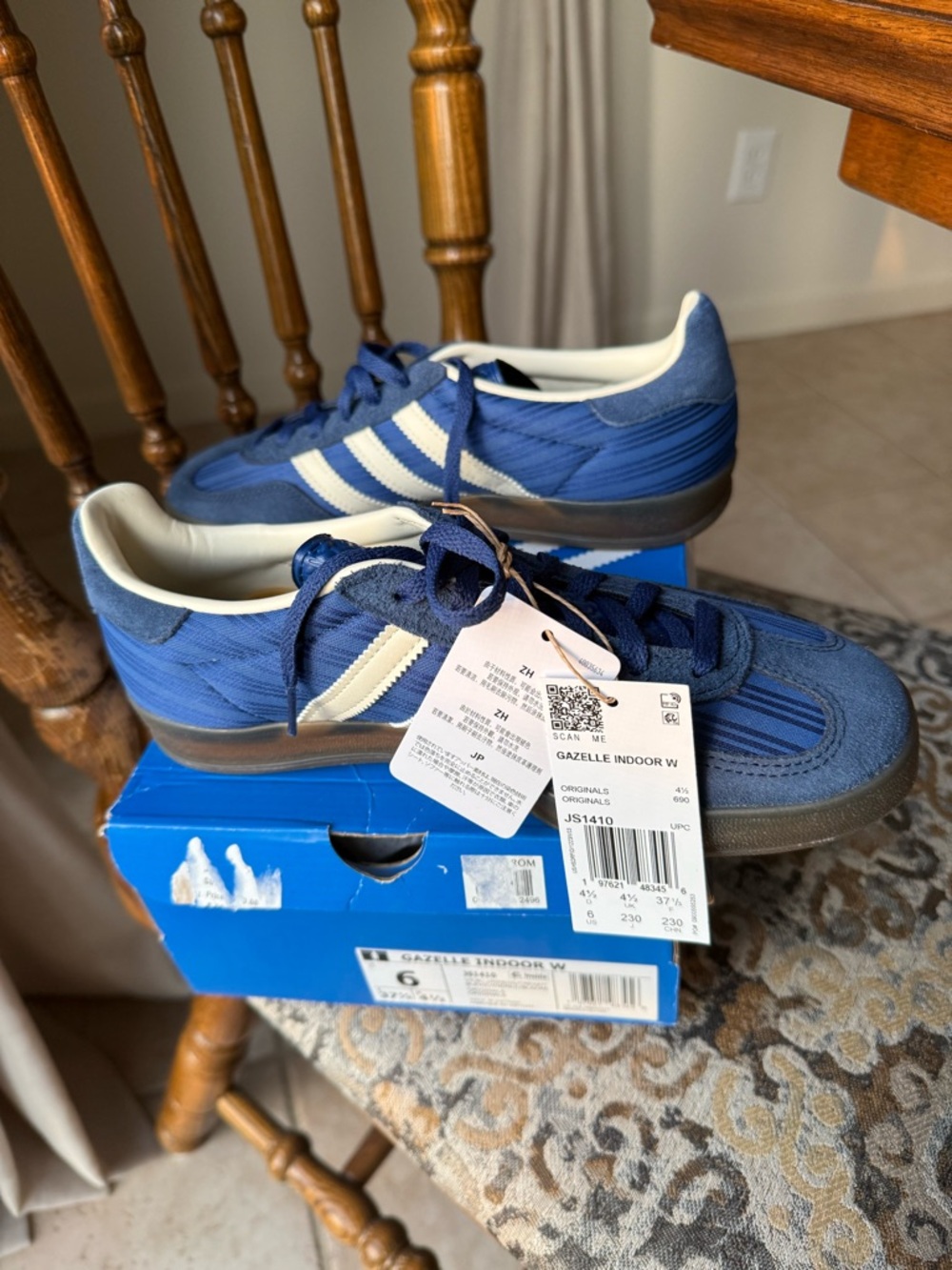 adidas Gazelle Indoor Women’s Sneakers - Navy with White Stripes